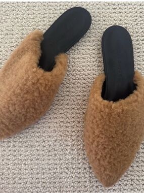 Jenni Kayne Shearling Slides. SOLD OUT. 39